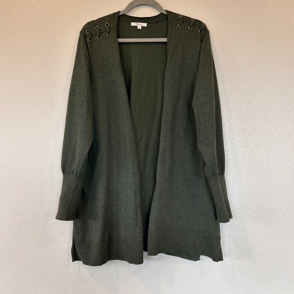 89th + Madison 2X Green Open Front Cardigan Grommet‎ Shoulder Sweater Longline